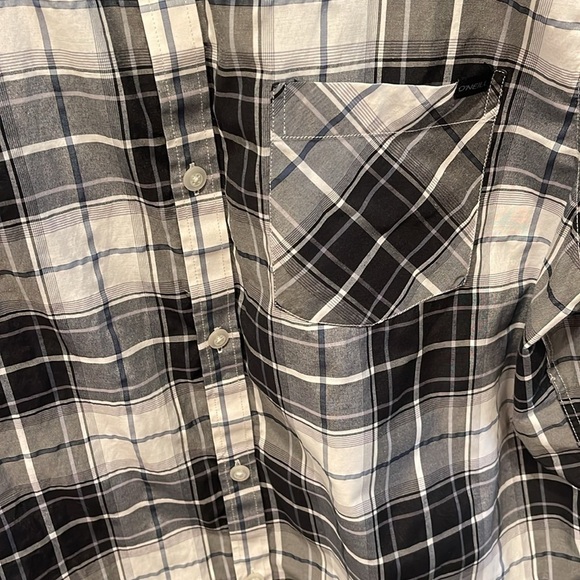 O’Neill XL button short sleeve checked cotton shirt with pocket and logo on back - Picture 2 of 8